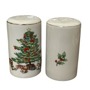 Holiday Christmas Tree Salt & Pepper Shakers Ceramic Made in Japan Meal Decor